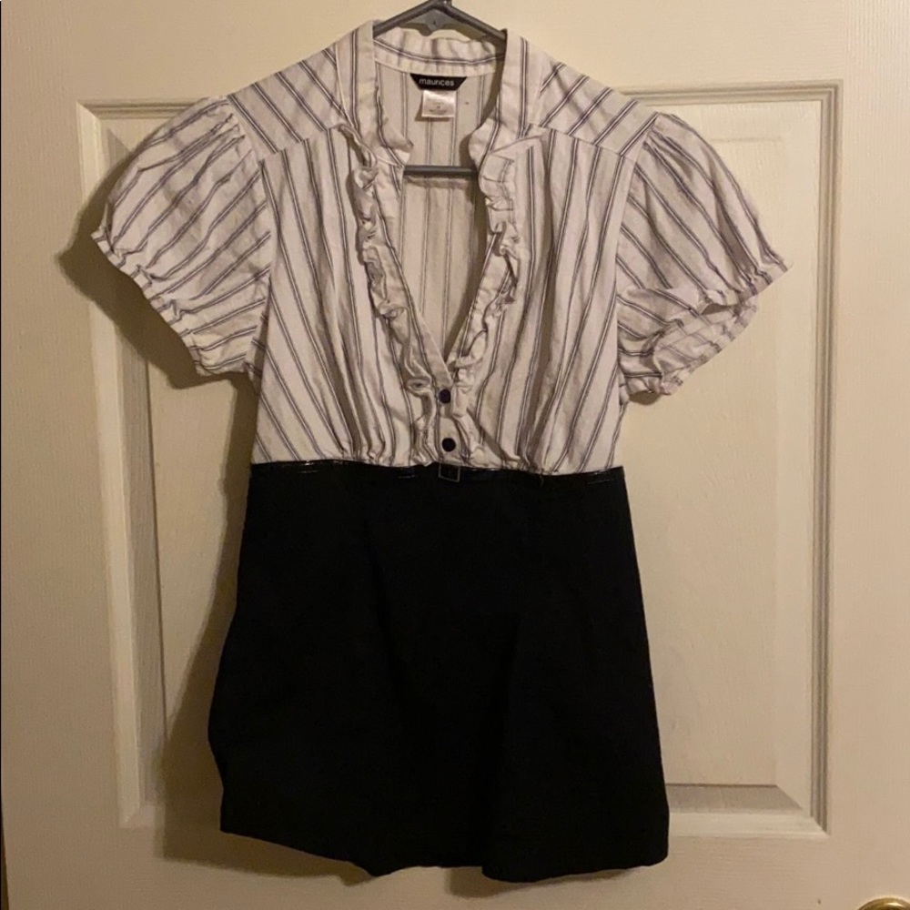 Maurices V-neck shirt